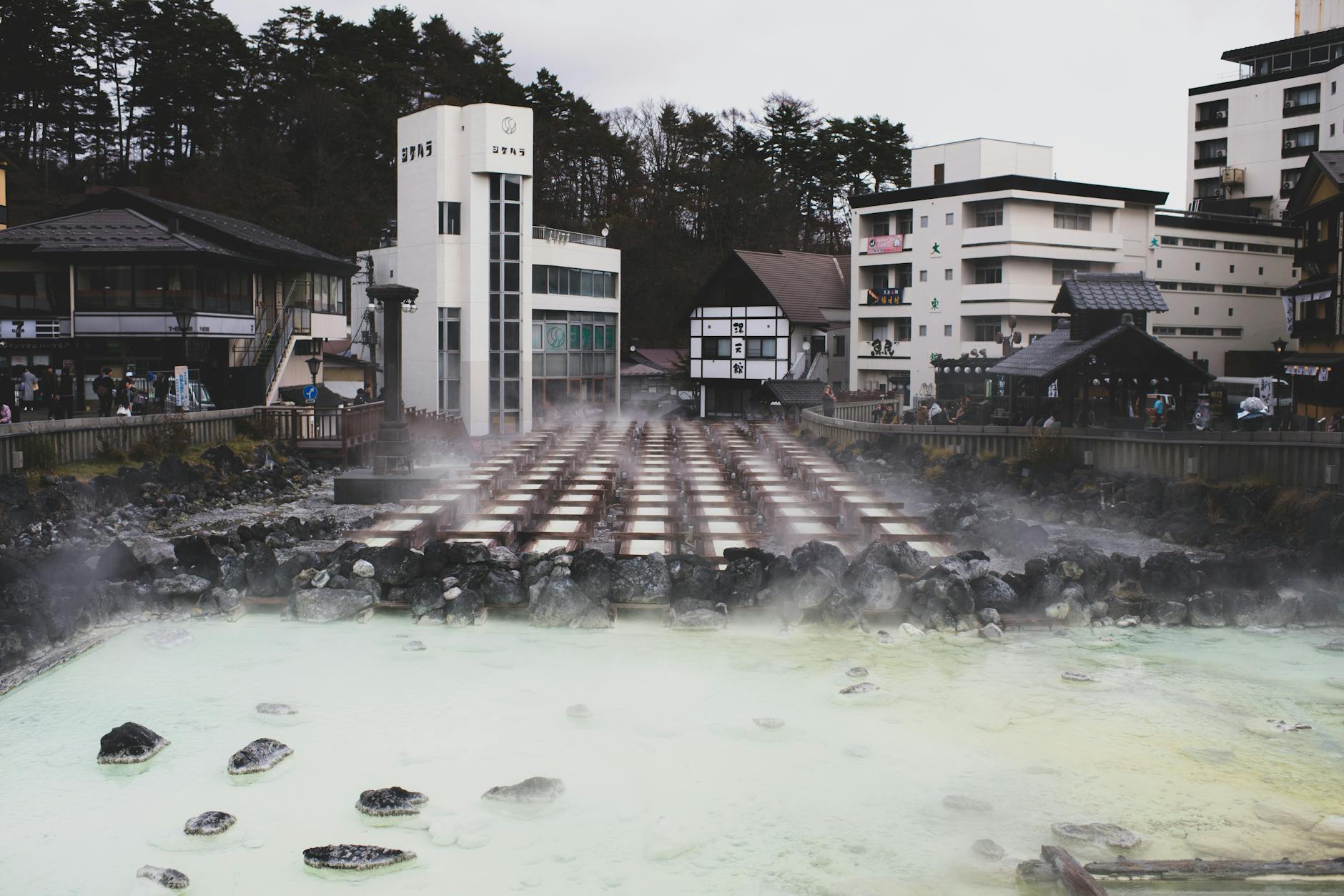 山あいの温泉旅館