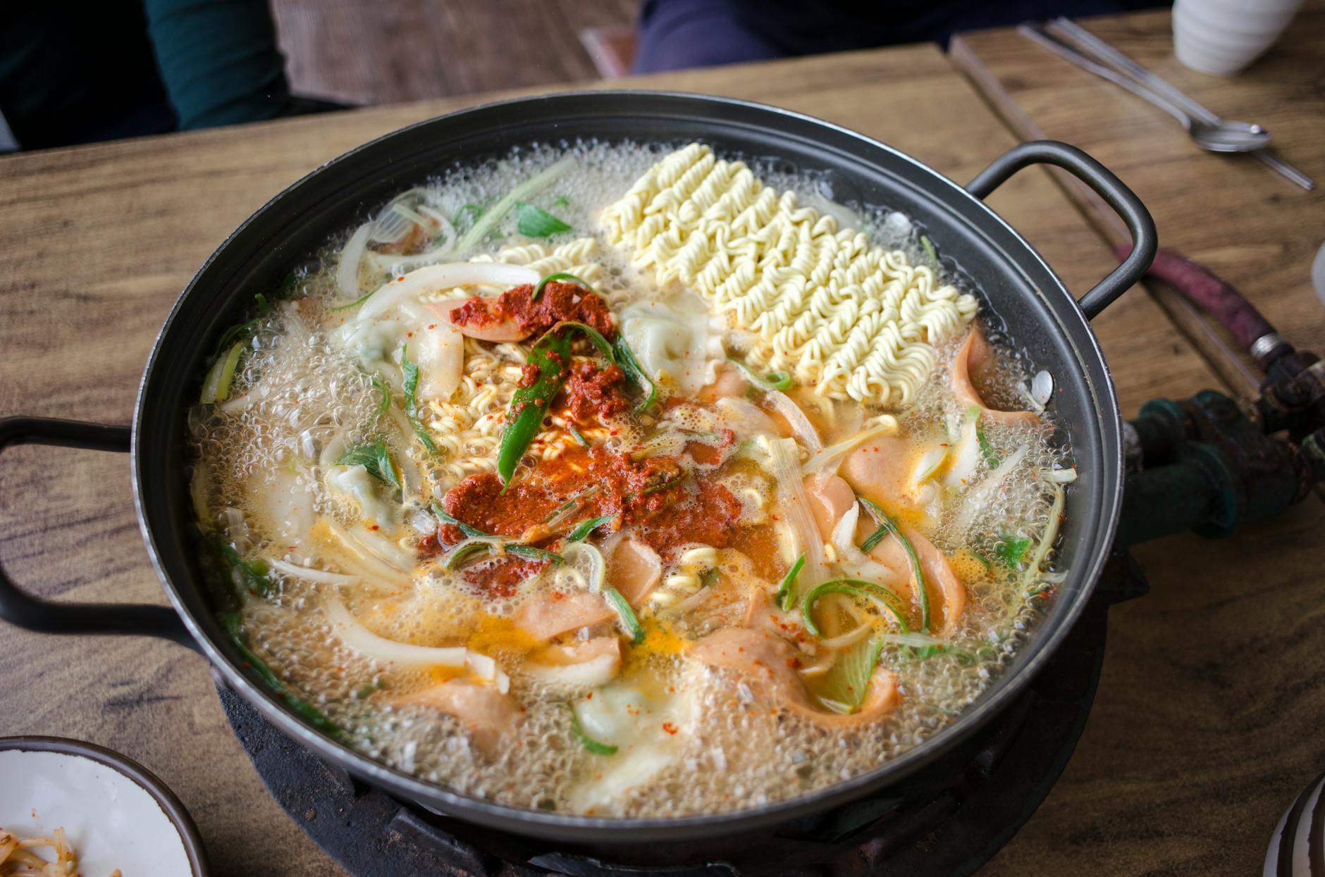 白濁スープの水炊きと鶏肉