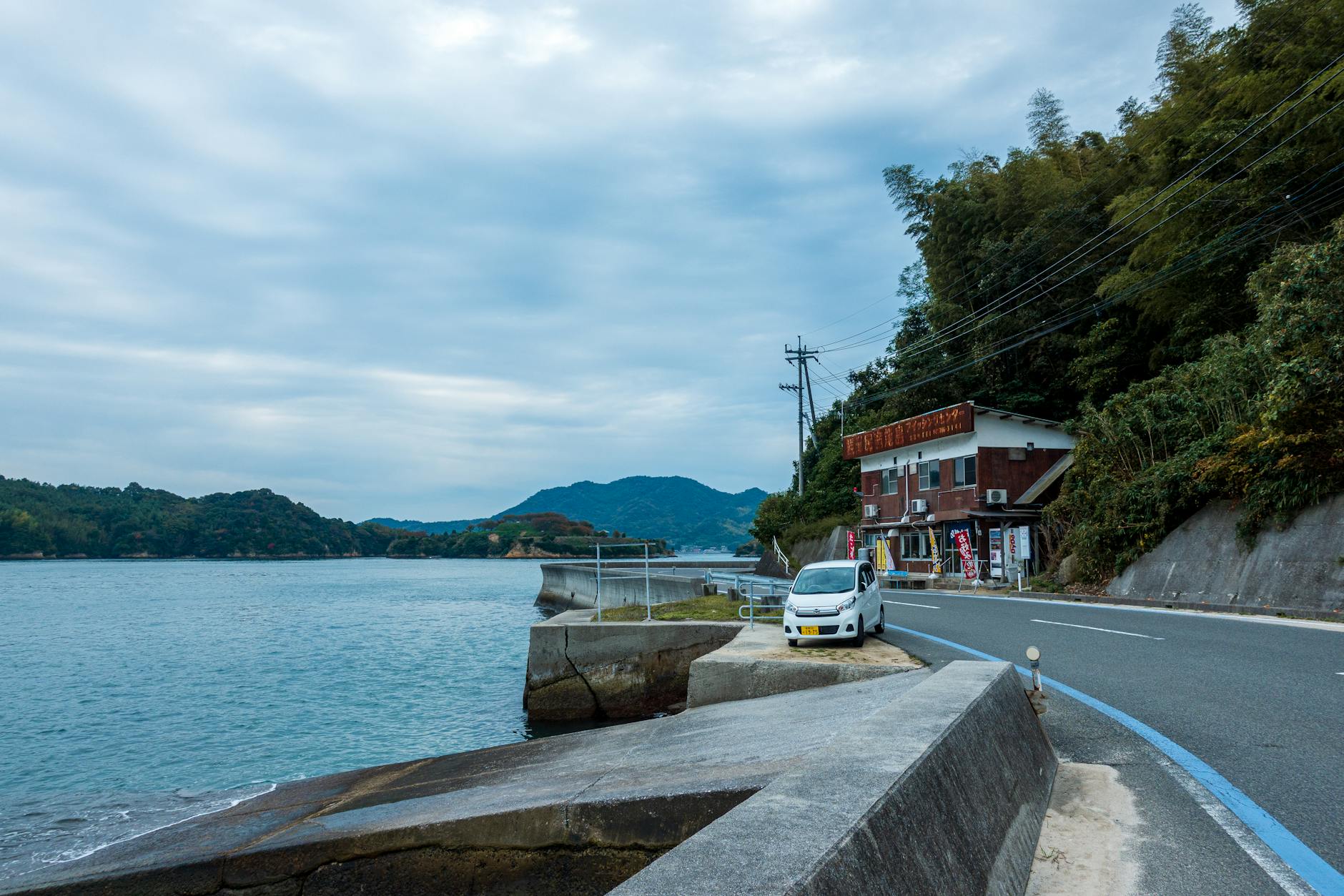 糸島の海岸線とドライブの風景