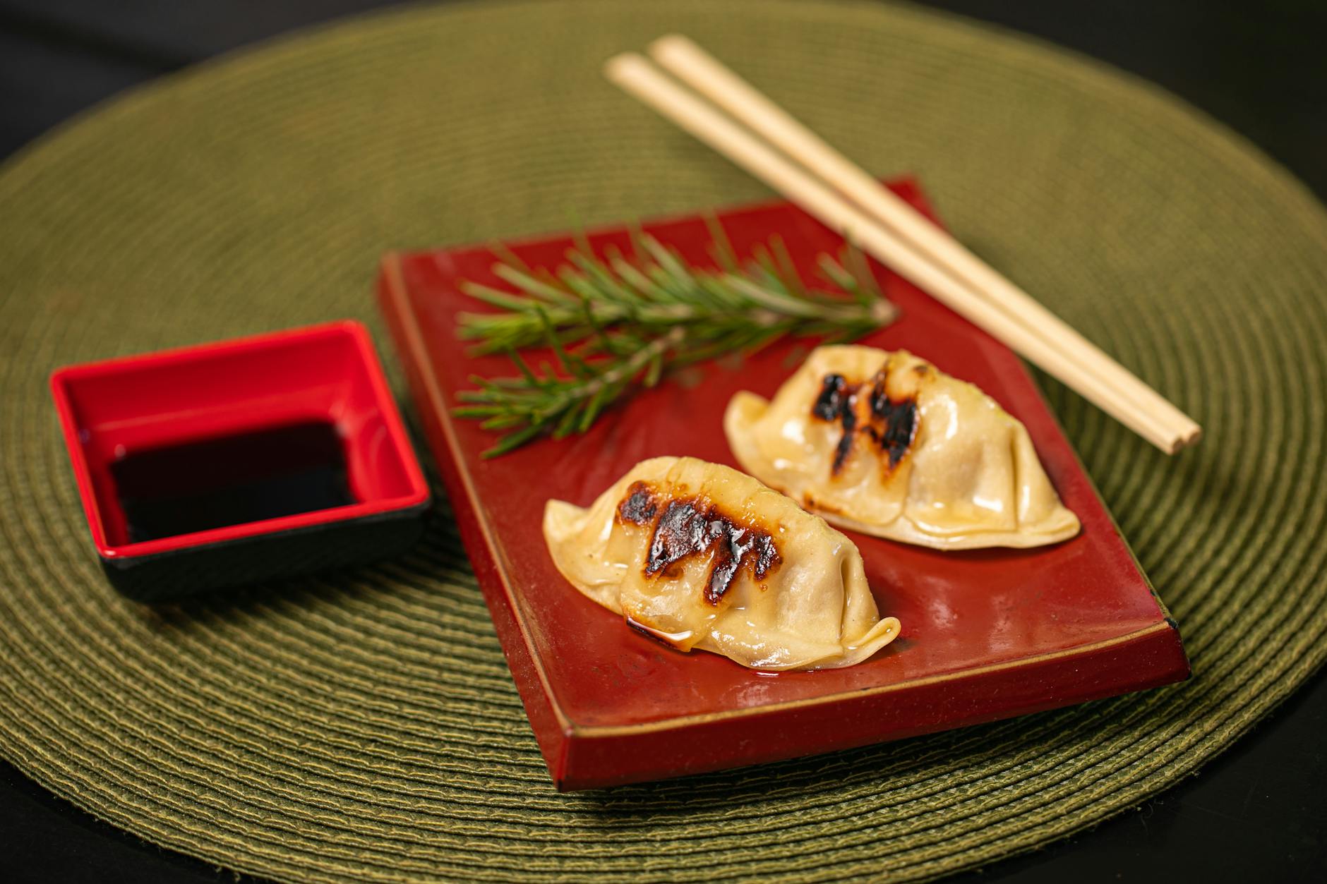 焼き餃子の盛り付け