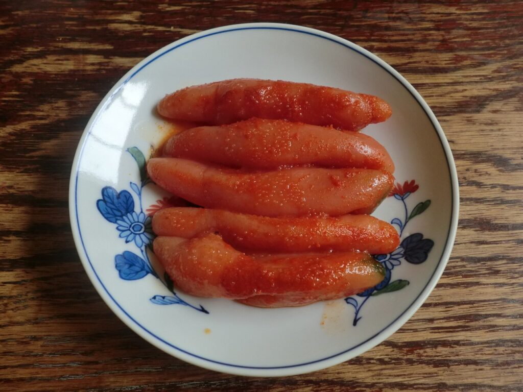 ふくやの復刻版の明太子を皿に盛ったもの