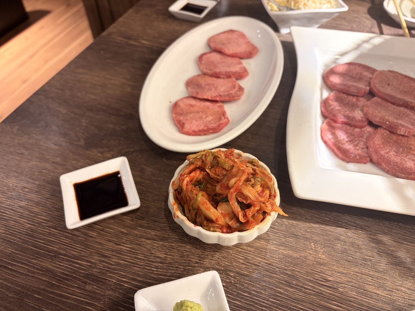 ヤキニク上のキムチ